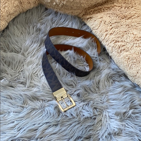MICHAEL Michael Kors Accessories - 🤗 Micheal Kors Reversible Logo Belt